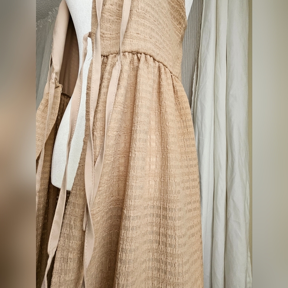 Open-Back Dress - Picture 11 of 14